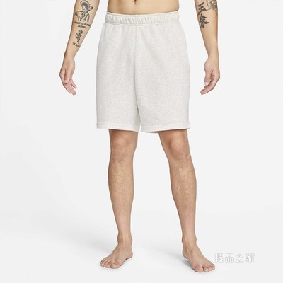 Nike Yoga Therma-FIT 男子短裤