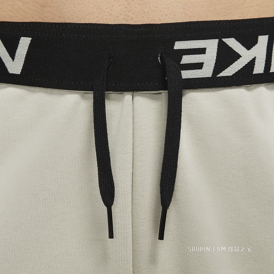 Nike Dri-FIT Over-the-Knee 男子训练短裤