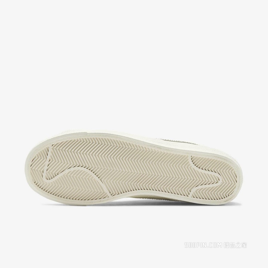 Nike Blazer Mid '77 SE 女子运动鞋