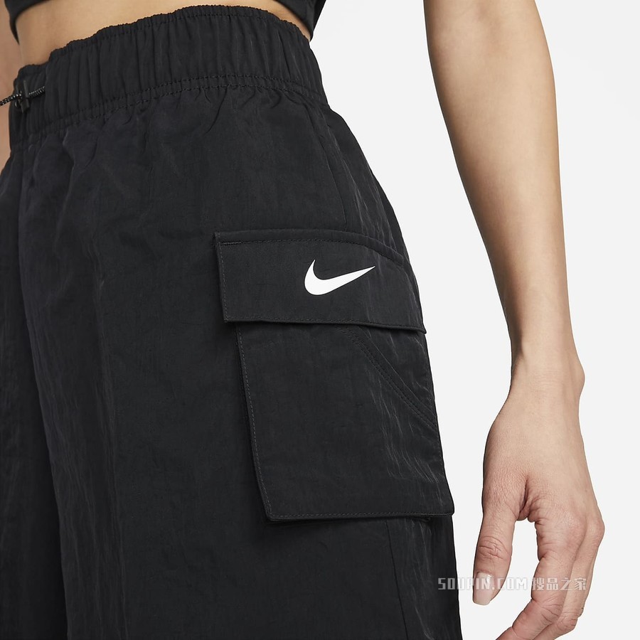 Nike Sportswear Essential 女子梭织高腰短裤