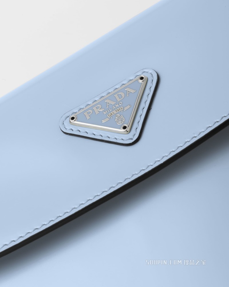 Prada Cleo 亮面皮革翻盖式单肩包