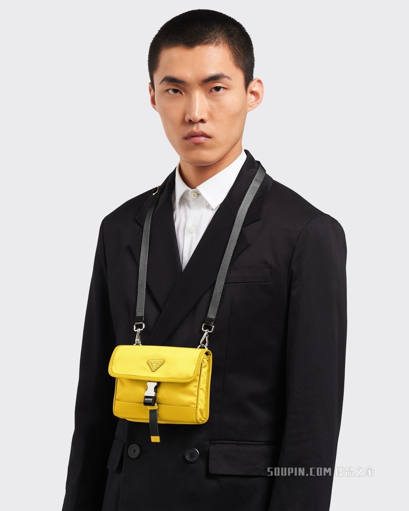 尼龙和Saffiano 皮革手机包
