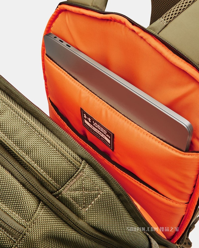 男女同款UA Triumph双肩背包