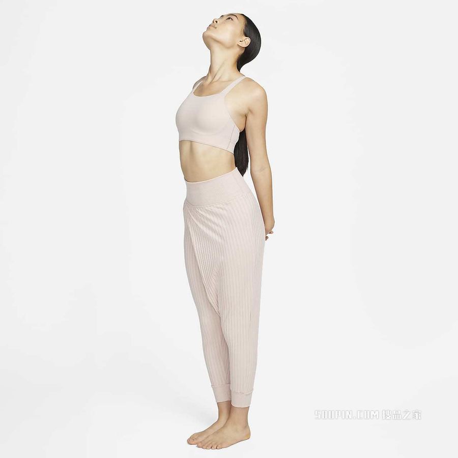 Nike Swoosh Luxe 女子中强度支撑衬垫运动内衣