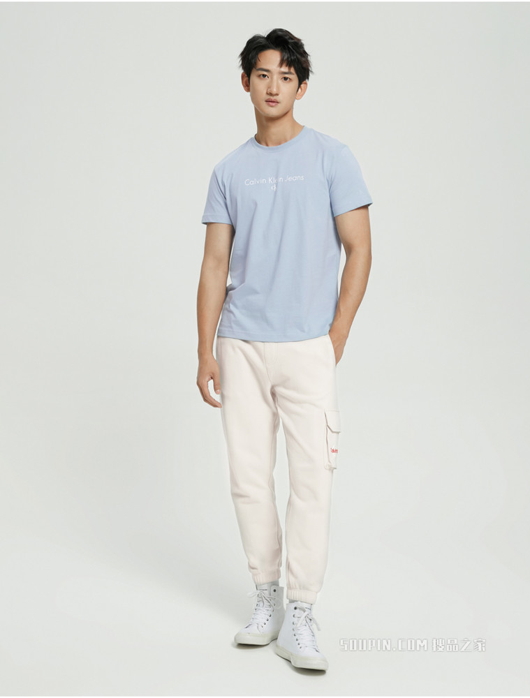 Calvin Klein 男装简约纯棉胶质LOGO印花圆领短袖T恤J318472