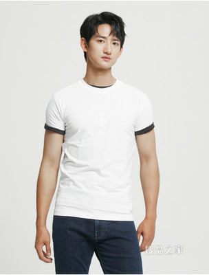 Calvin Klein 男士时尚圆领菱形胶质植绒LOGO短袖T恤J322143