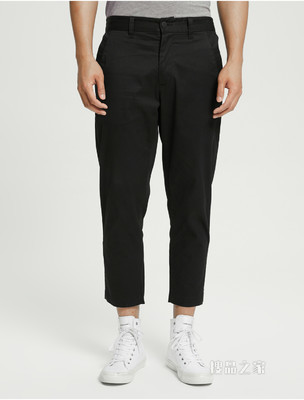 Calvin Klein 22春季新品新款男士纽扣拉链同大身色刺绣休闲裤J320950