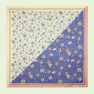 花朵和小马印花真丝披肩 深蓝色和象牙白色