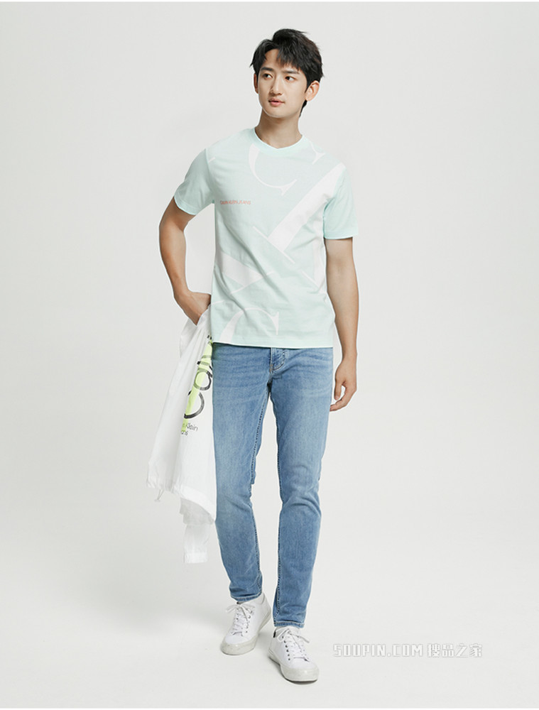 Calvin Klein 22春季新品男装时尚简约醒目LOGO印花纯棉圆领短袖T恤J317893