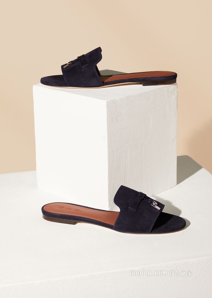 Summer Charms Slipper 凉鞋 绒面小山羊皮