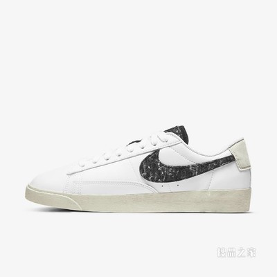 Nike Blazer Low SE 女子运动鞋