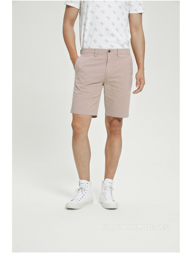 Calvin Klein 22春季新款男士简约铆钉扣LOGO贴片休闲短裤ZM01910