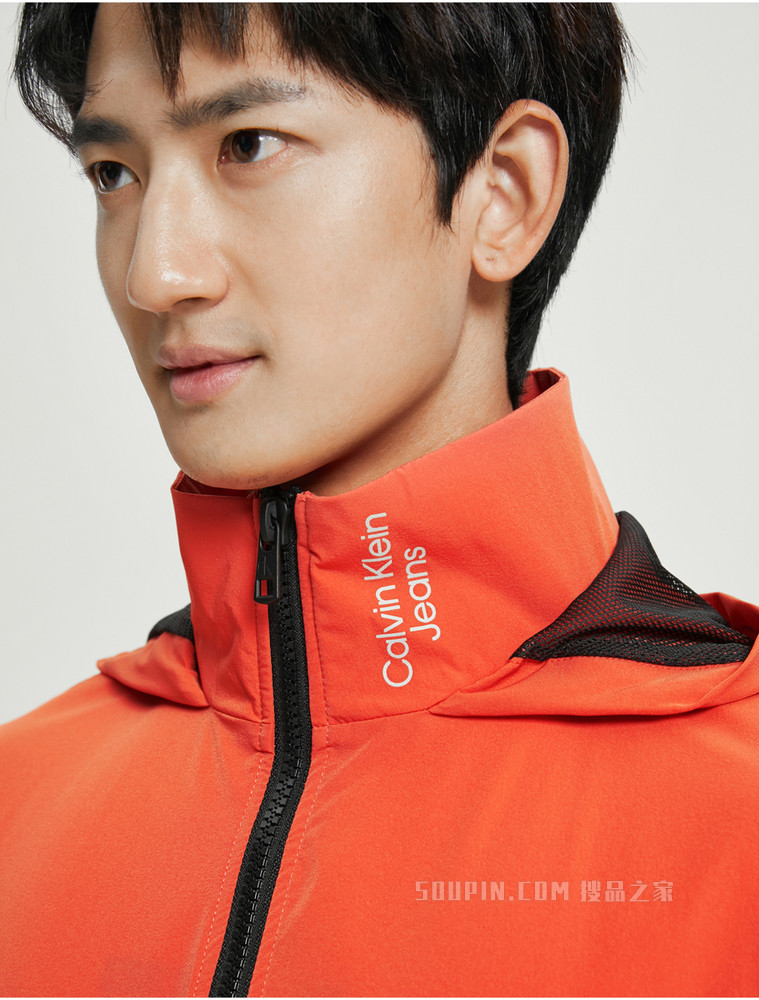 Calvin Klein 22春季新品新款男士立领连帽网眼拼接撞色印花夹克J320580