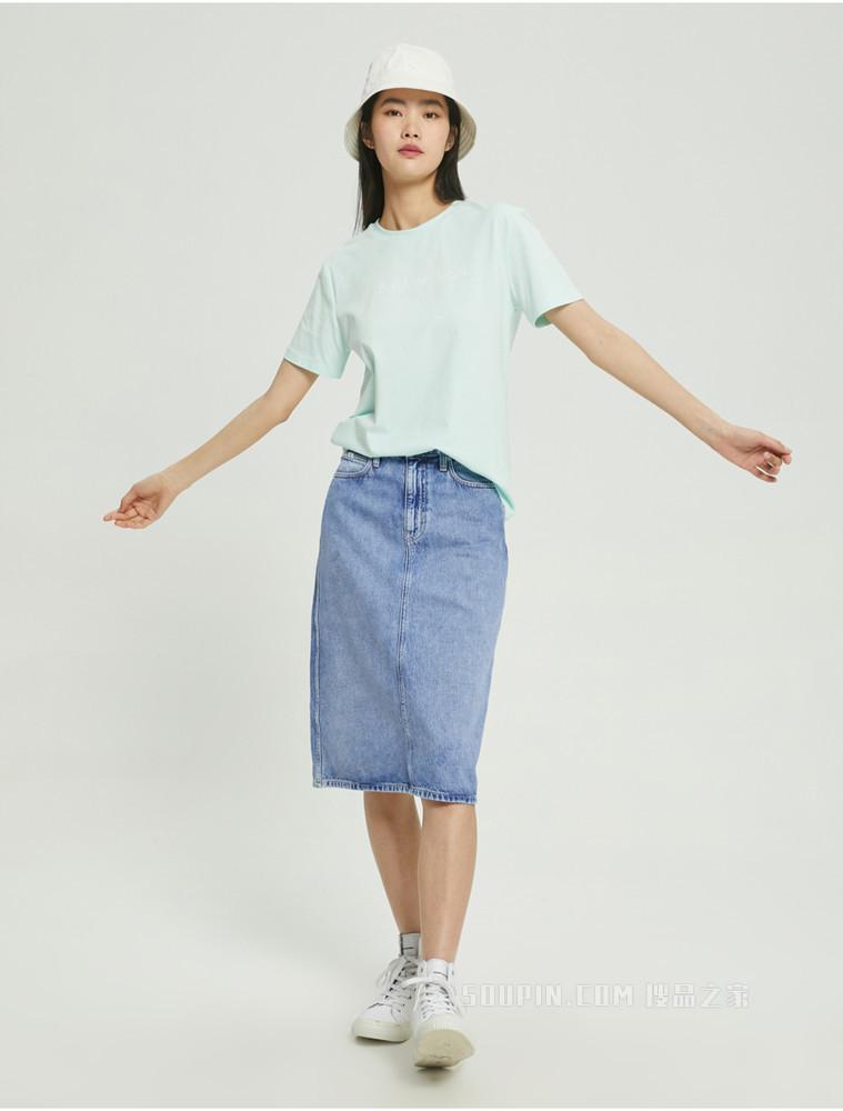 Calvin Klein 22春季新款女士经典百搭圆领简约LOGO短袖T恤J219146