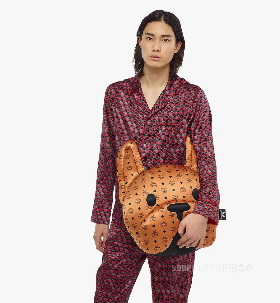 One Size M Pup 丝绸缎面靠枕