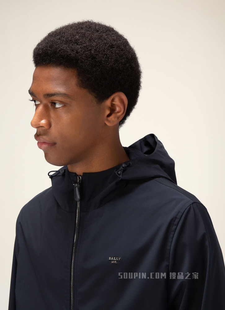 连帽短外套 黑色涤纶外套