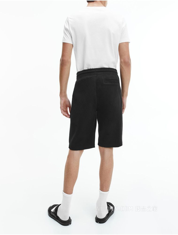 Calvin Klein 22春夏新款男士抽绳腰纯棉格纹LOGO布标休闲短裤J317986