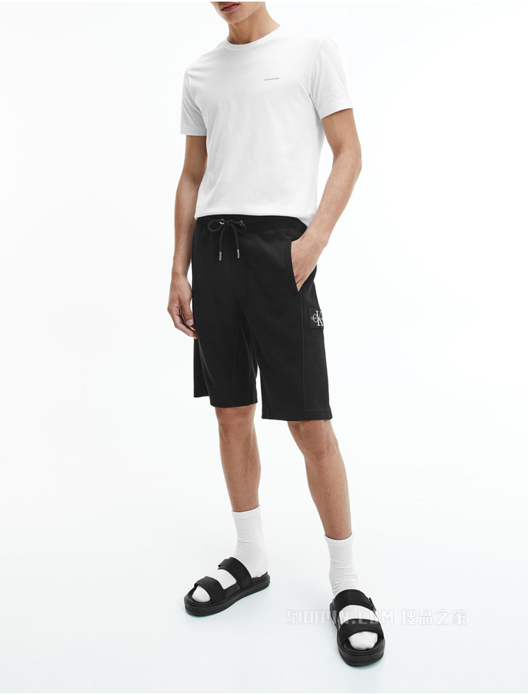 Calvin Klein 22春夏新款男士抽绳腰纯棉格纹LOGO布标休闲短裤J317986