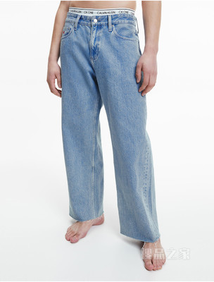 Calvin Klein 22春夏新款男士纯棉LOGO贴片拉链宽松阔腿牛仔裤J320994