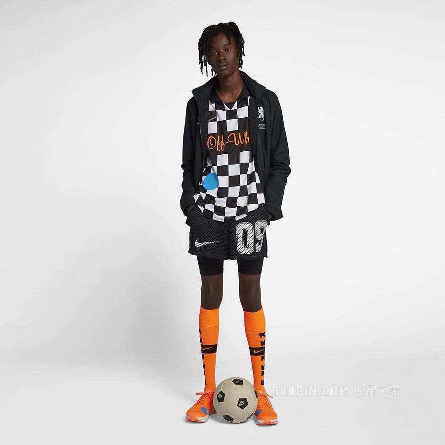 Nike Magia x Off-White 足球
