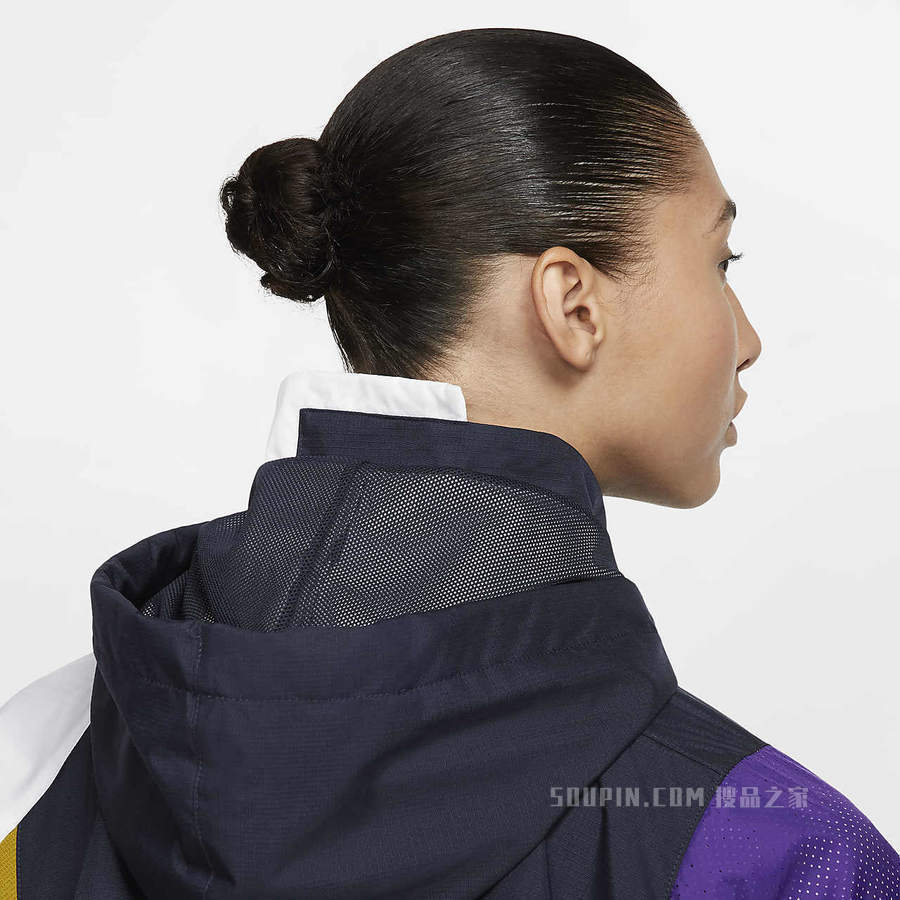 Nike x Sacai 女子夹克
