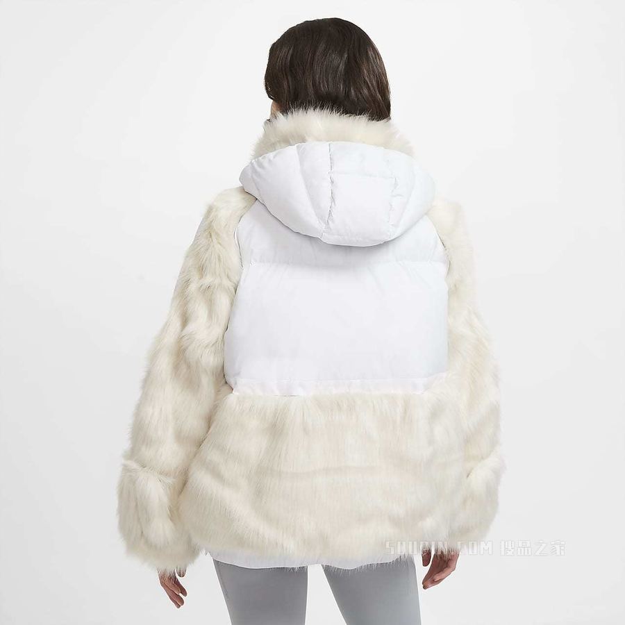 Nike x sacai 女子外套
