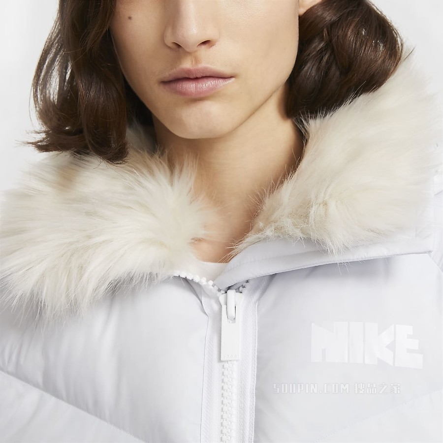 Nike x sacai 女子外套