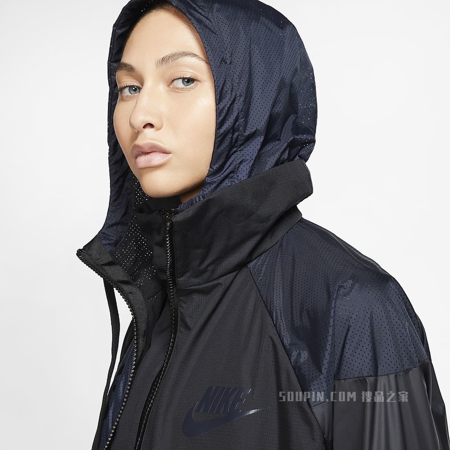 Nike x Sacai 女子连帽夹克