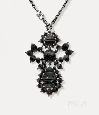 Josie pendant necklace
