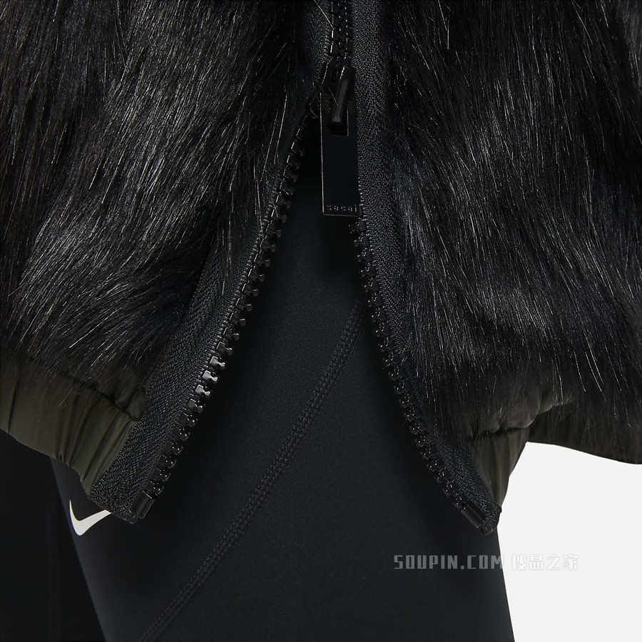 Nike x sacai 女子外套