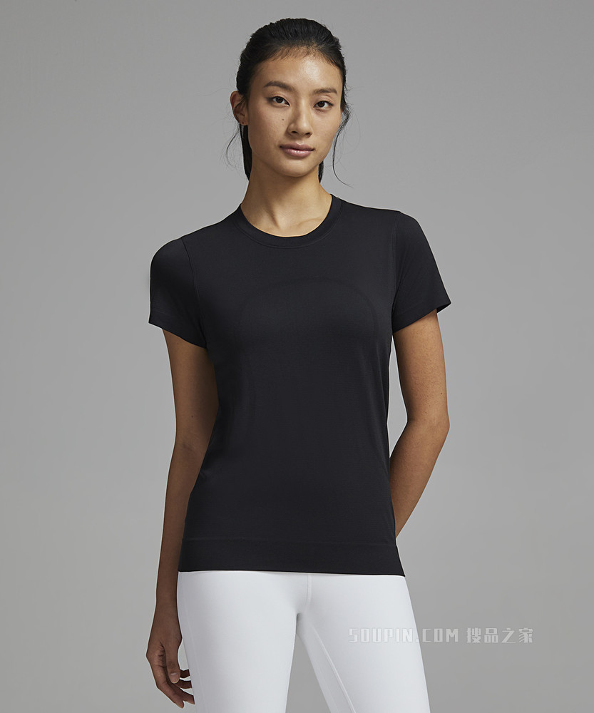 Swiftly Relaxed 女士运动短袖 T 恤