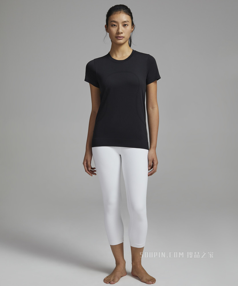 Swiftly Relaxed 女士运动短袖 T 恤