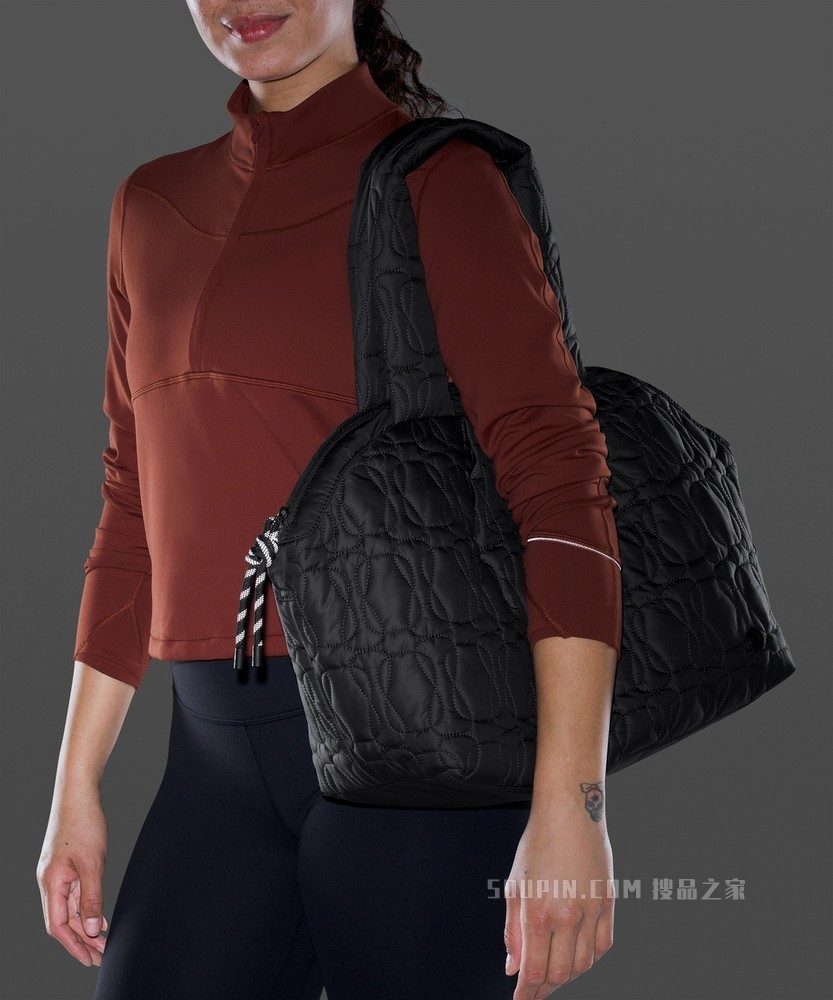 Quilted Embrace 女士手提袋