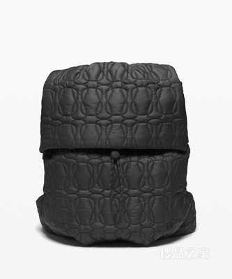 Quilted Embrace 女士背包