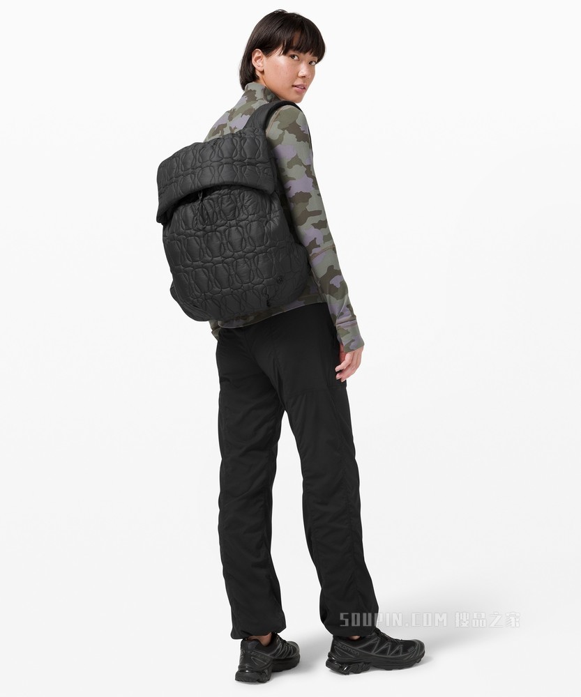 Quilted Embrace 女士背包