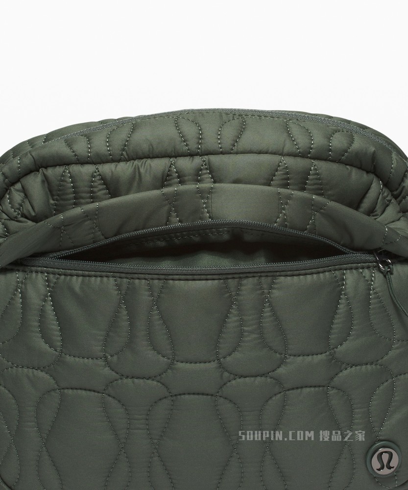 Quilted Embrace 女士斜挎包