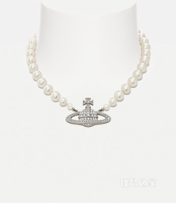 One Row Pearl Bas Relief Choker