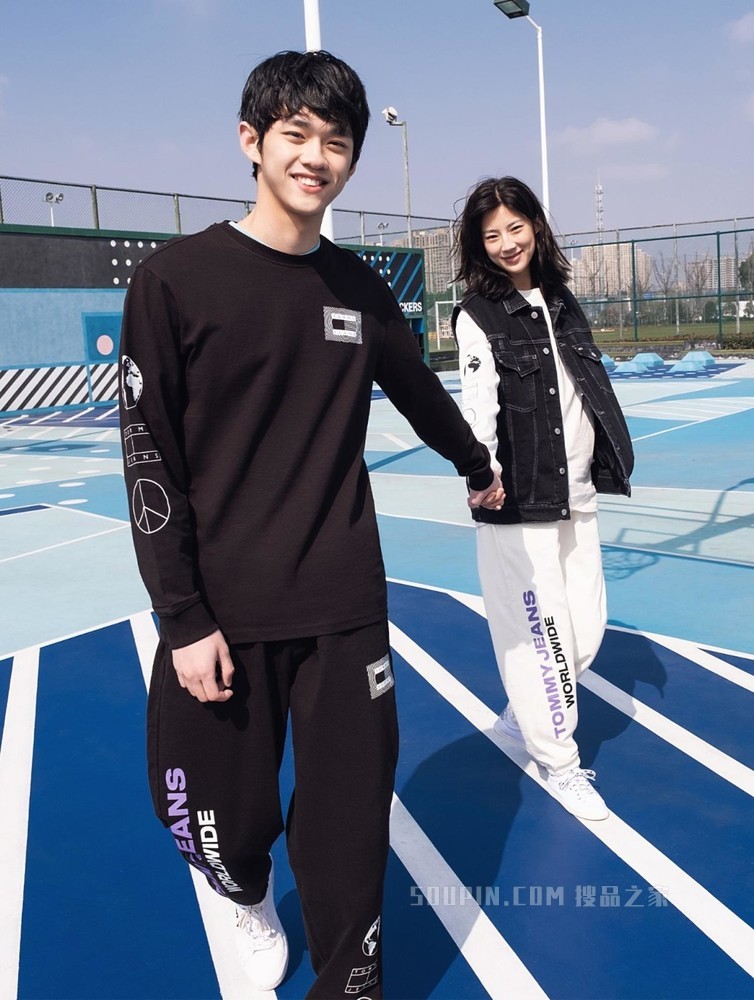 Tommy22新款春夏男女同款潮流纯棉字母印花旗标长袖T恤DM0DM12437