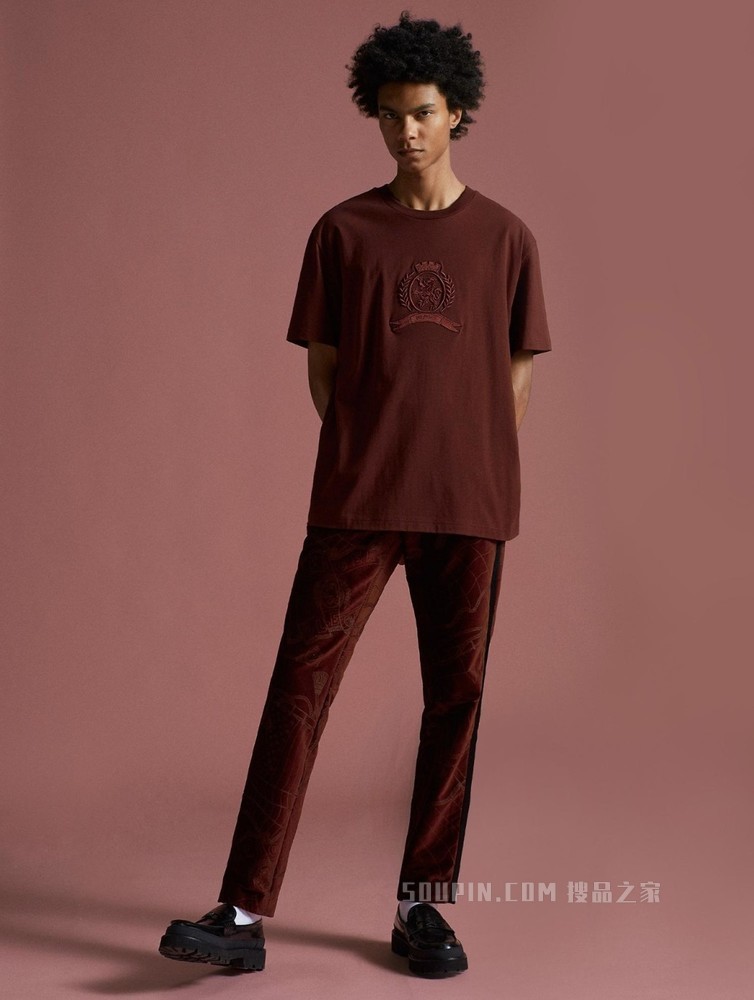 Tommy 22新款春夏男装潮流休闲纯棉刺绣徽章短袖T恤MW0MW22207
