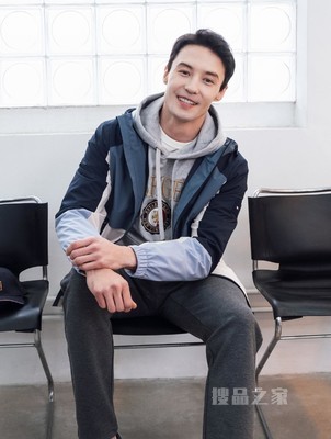 Tommy 22新款春季男装简约纯棉重磅刺绣连帽套头卫衣MW0MW22355