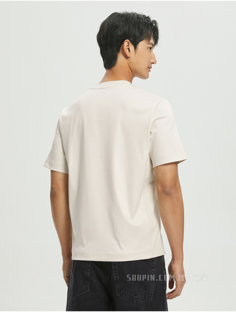 【预估到手价602】Calvin Klein 22春夏男休闲圆领棉质立体LOGO贴片短袖T恤J320581