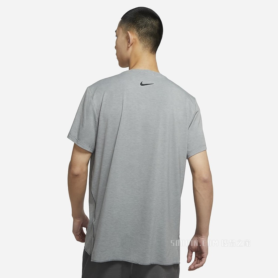 Nike Yoga Dri-FIT 男子上衣