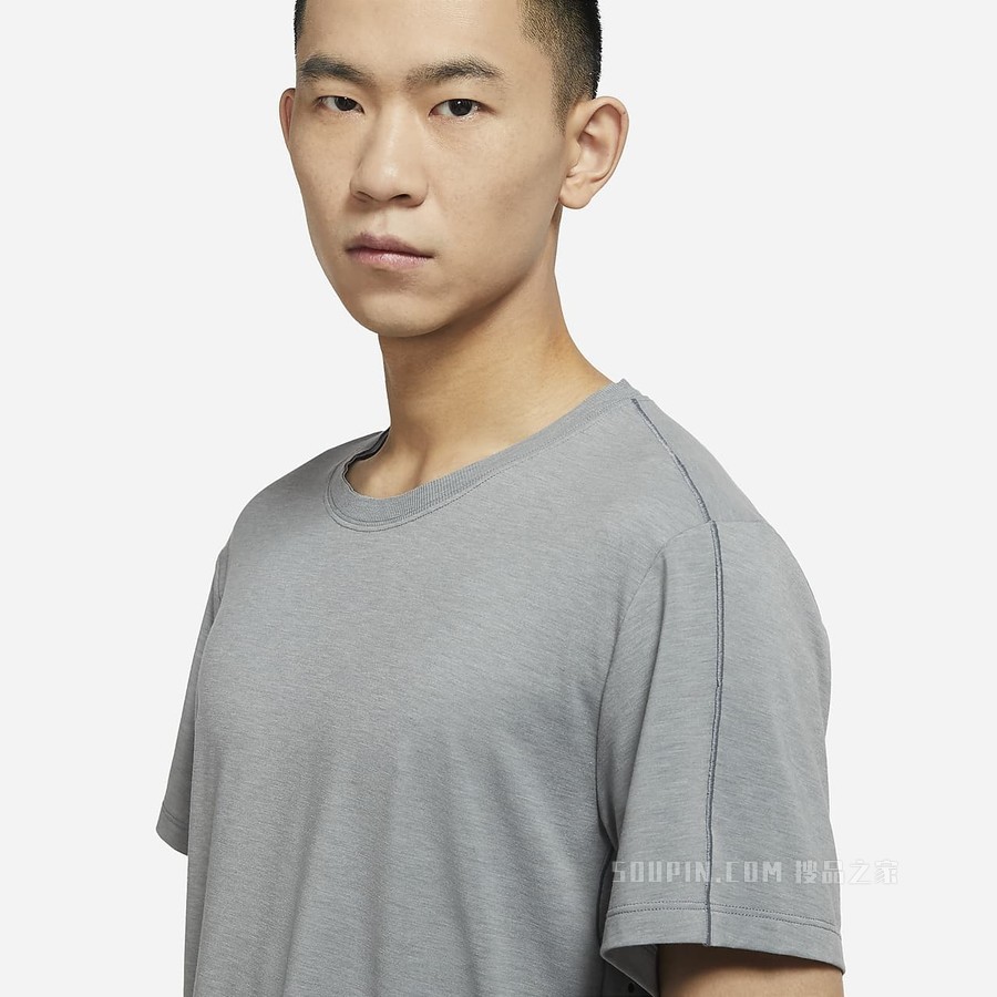 Nike Yoga Dri-FIT 男子上衣