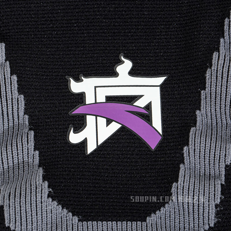 安踏护臂