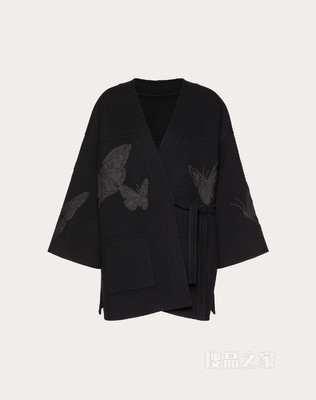 刺绣紧密呢绒和服式晨衣
