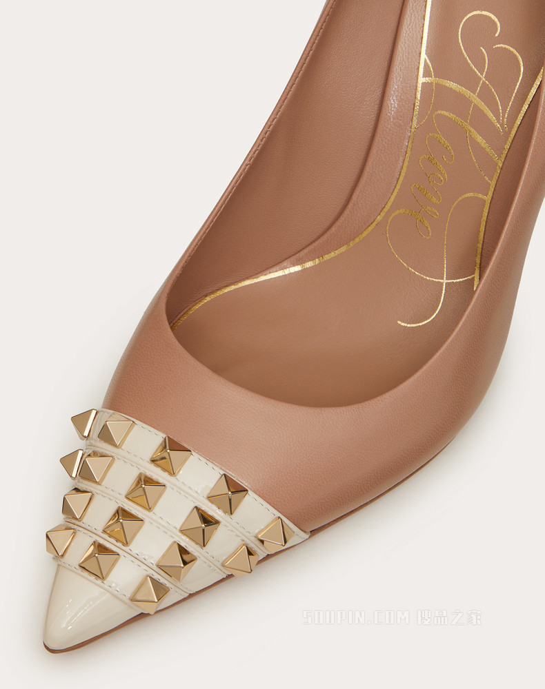 Rockstud 小山羊皮和漆皮铆钉高跟鞋 （鞋跟高 9 厘米）
