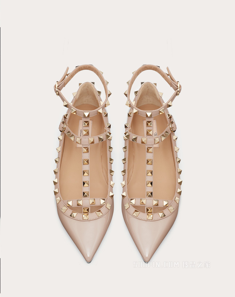 Rockstud 环绕式踝带漆皮铆钉芭蕾平底鞋（鞋跟高 0.5 厘米）