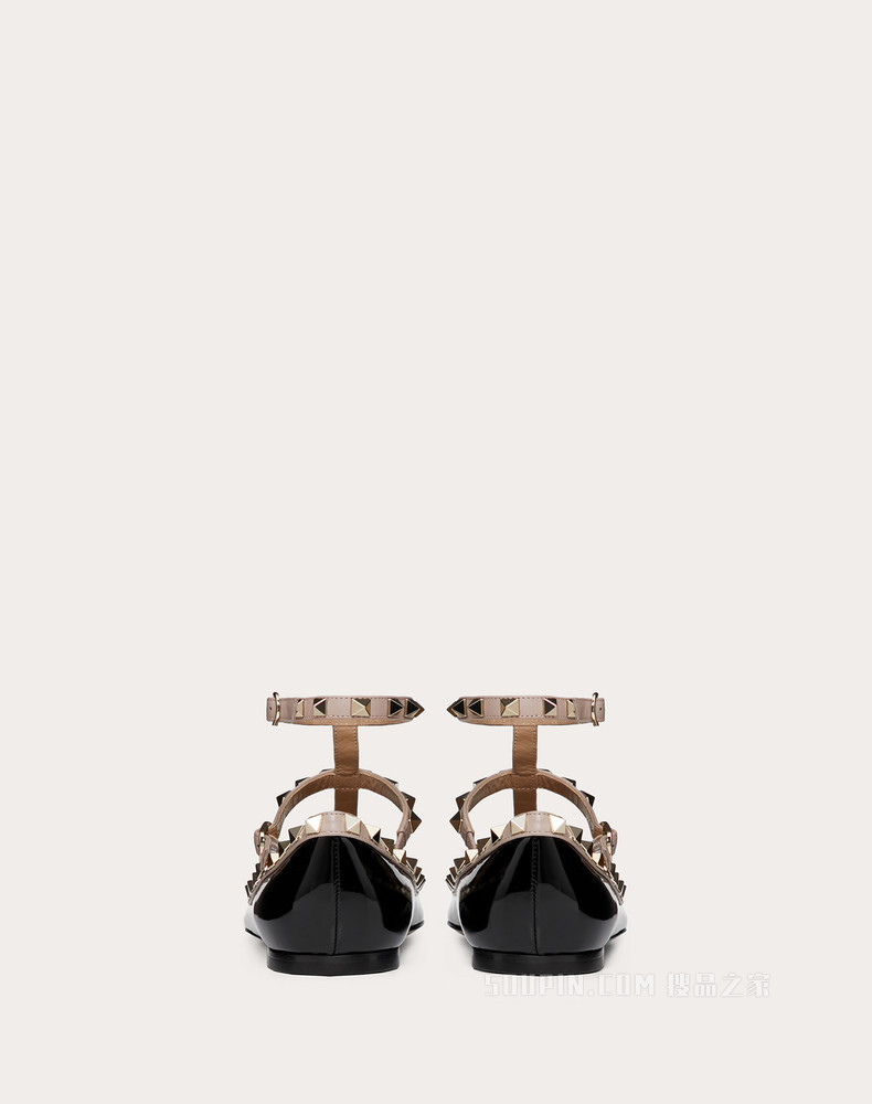Rockstud 环绕式踝带漆皮铆钉芭蕾平底鞋（鞋跟高 0.5 厘米）