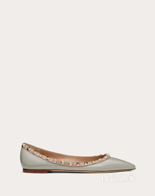 Rockstud 漆皮铆钉芭蕾平底鞋（鞋跟高 0.5 厘米）
