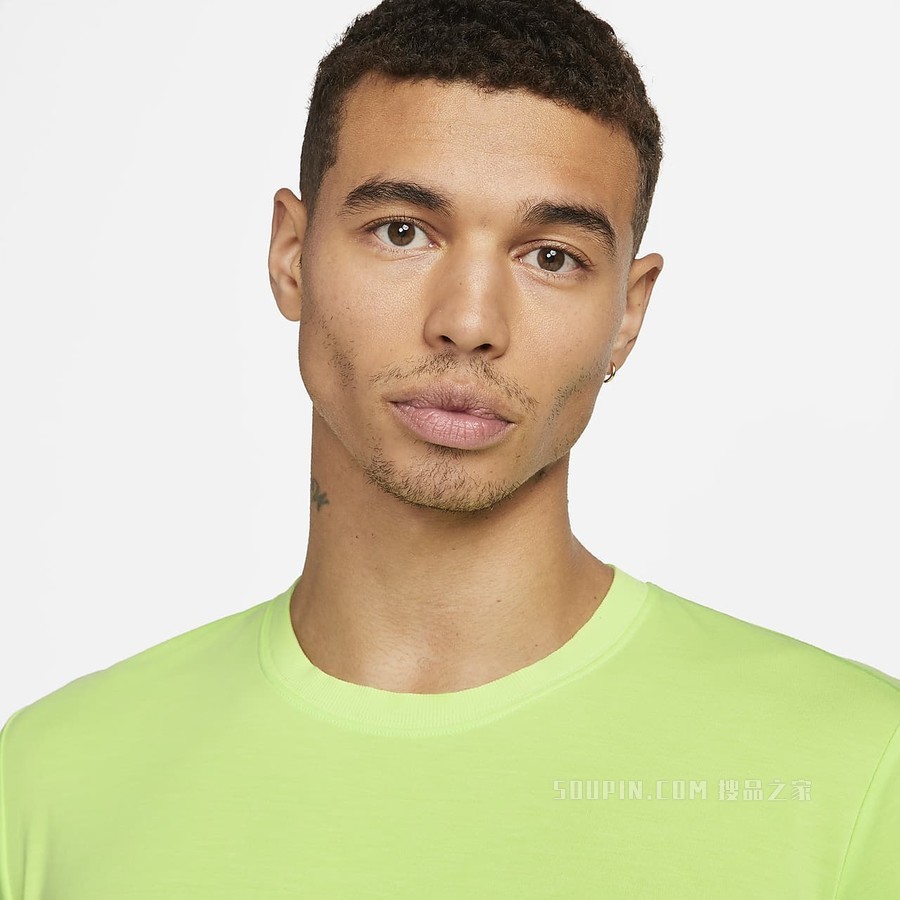 Nike Yoga Dri-FIT 男子短袖上衣